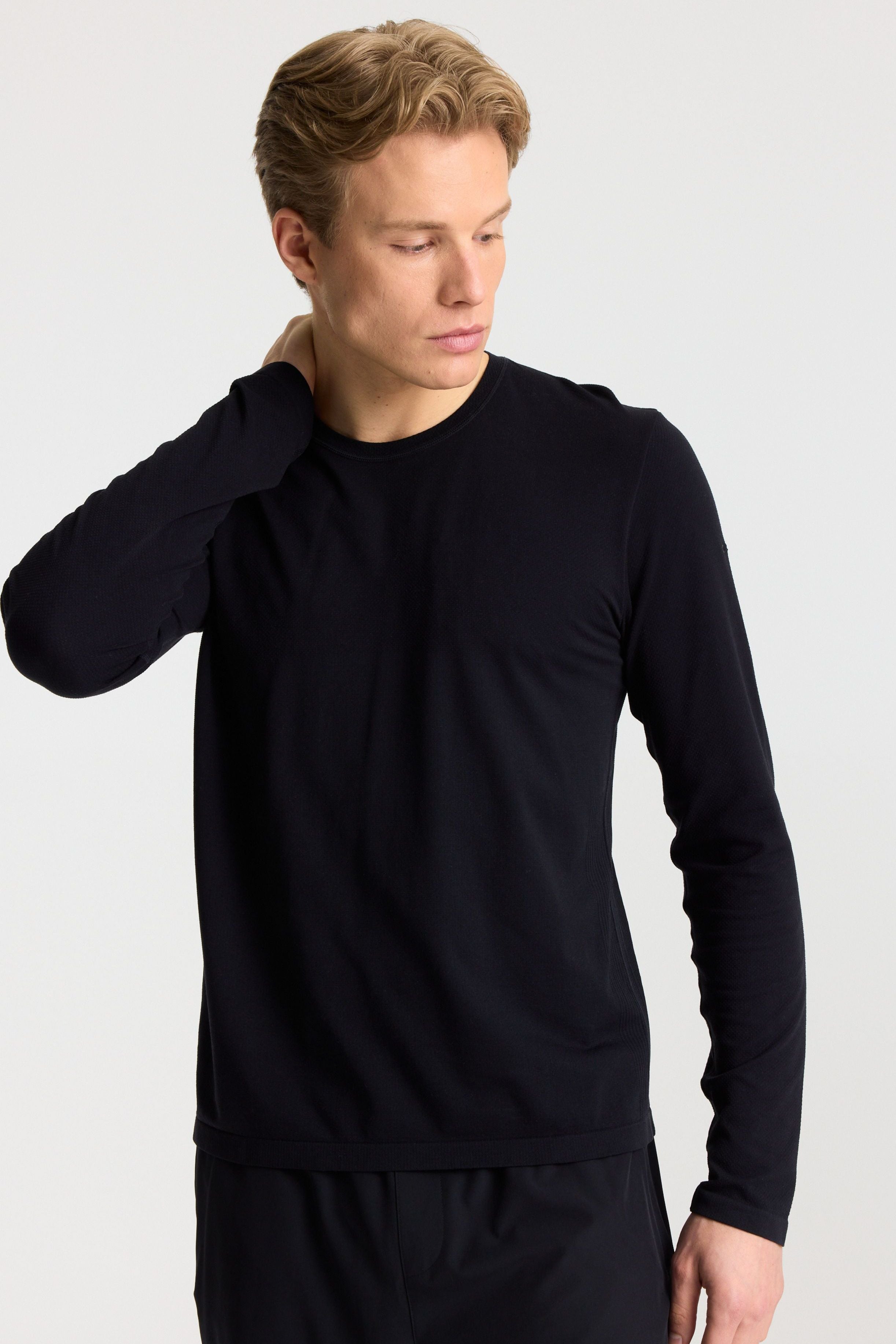 M. Seamlite® Long Sleeve Shirt - Black